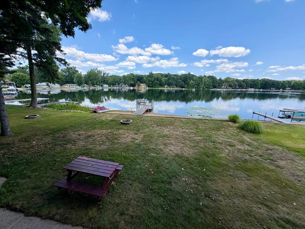8980 Loveless Drive NE Courtland Township, MI 49341