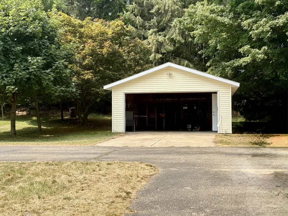 8980 Loveless Drive NE Courtland Township, MI 49341