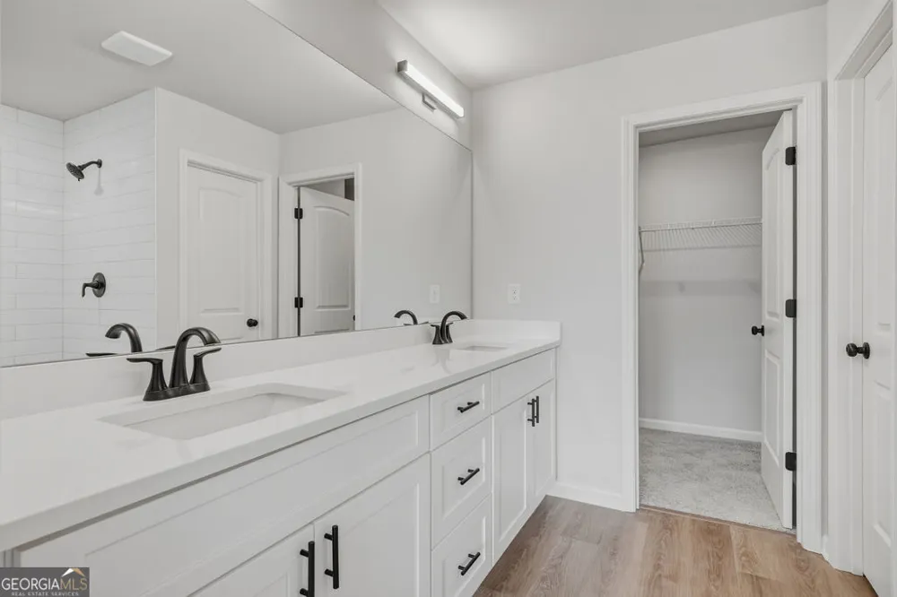 36 Crest DR Hartwell, GA 30643