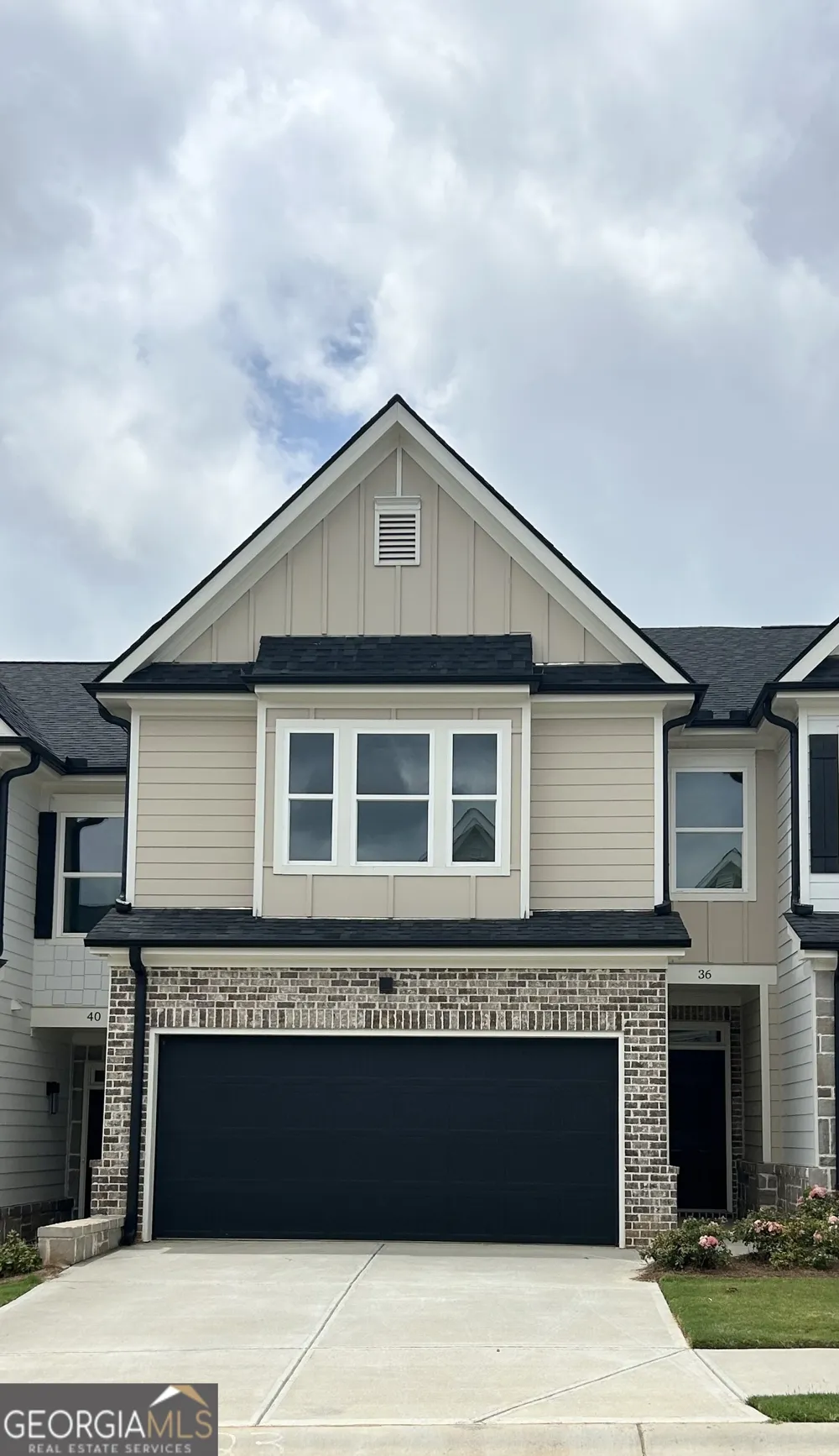 36 Crest DR Hartwell, GA 30643