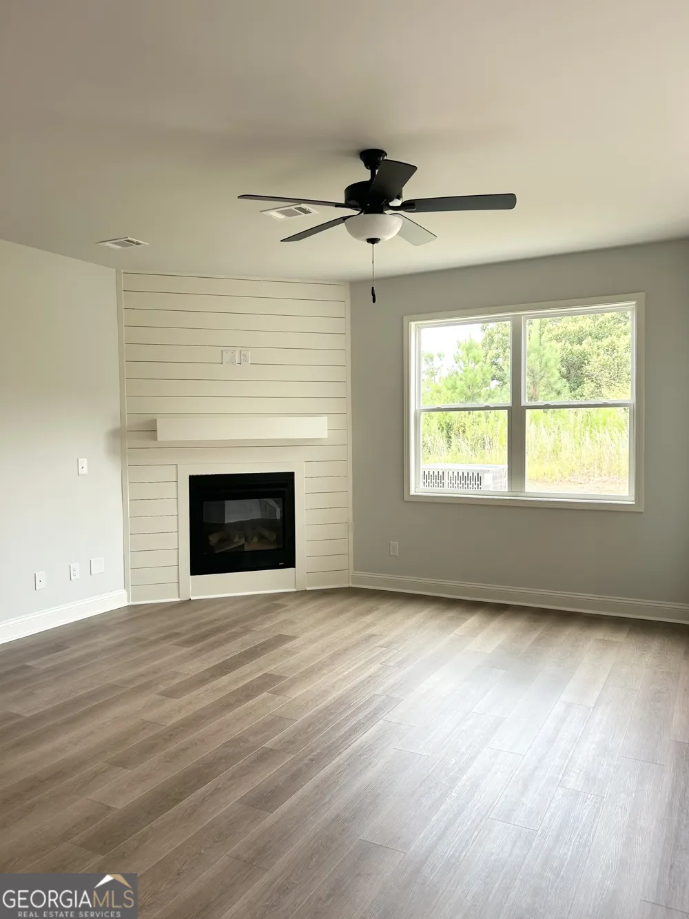 36 Crest DR Hartwell, GA 30643
