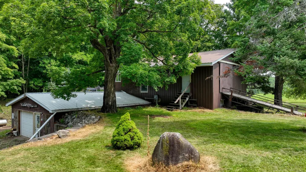 N1395 Grouse Road Sarona, WI 54870