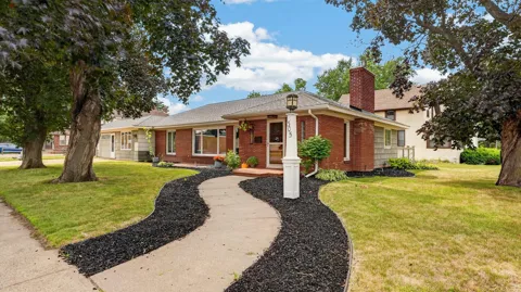 305 7th Street SW
