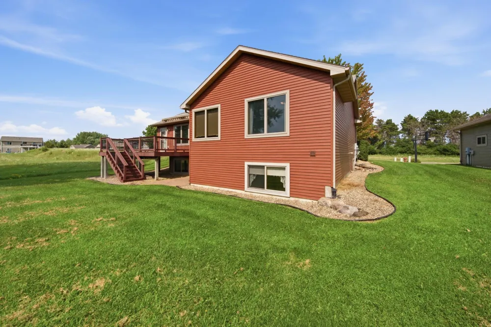 1407 Woodland Way Lake City, MN 55041