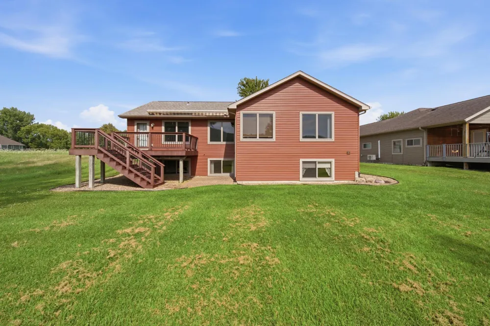 1407 Woodland Way Lake City, MN 55041