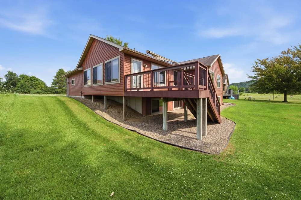 1407 Woodland Way Lake City, MN 55041