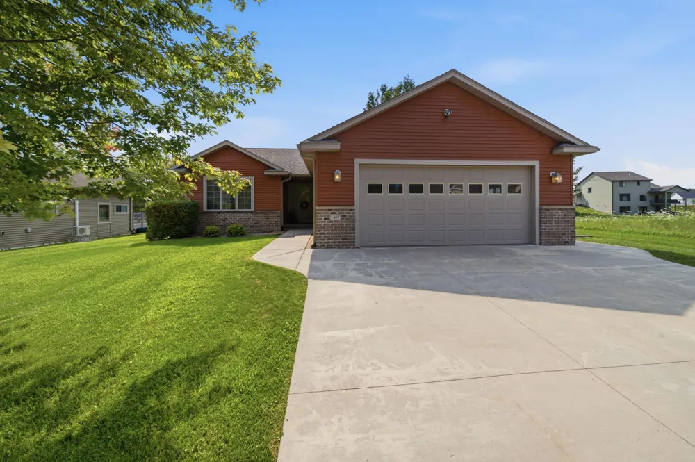 1407 Woodland Way Lake City, MN 55041