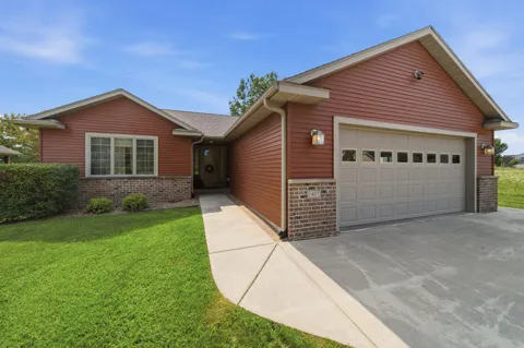 1407 Woodland Way