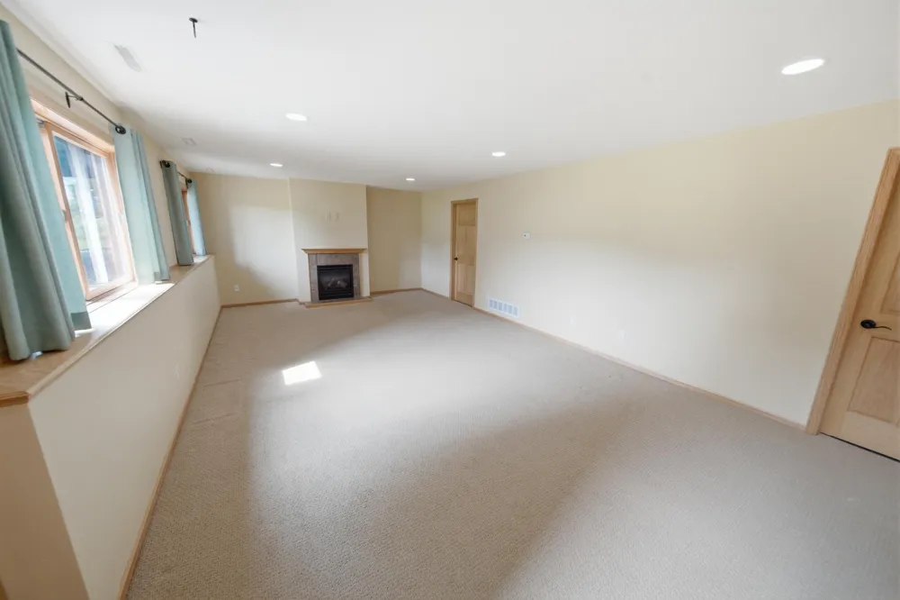 1407 Woodland Way Lake City, MN 55041