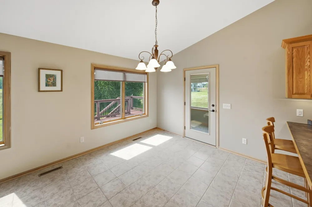 1407 Woodland Way Lake City, MN 55041