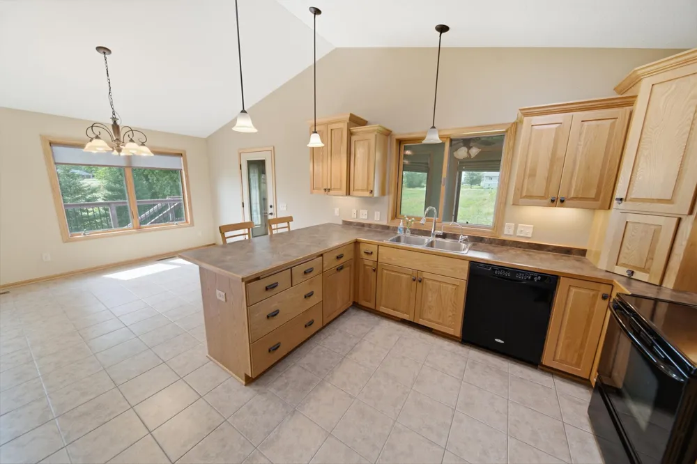 1407 Woodland Way Lake City, MN 55041