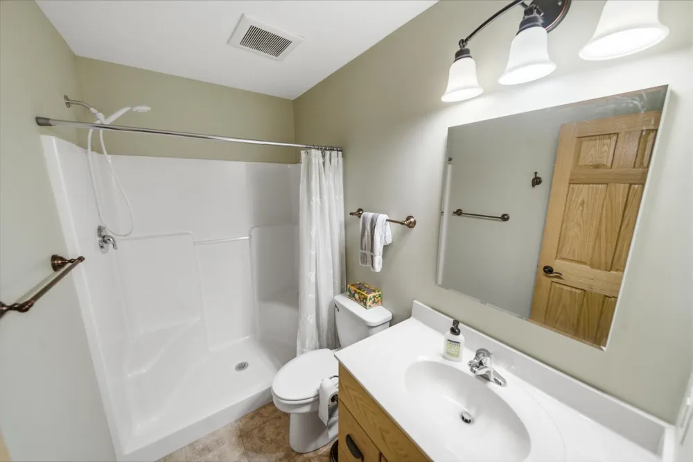 1407 Woodland Way Lake City, MN 55041