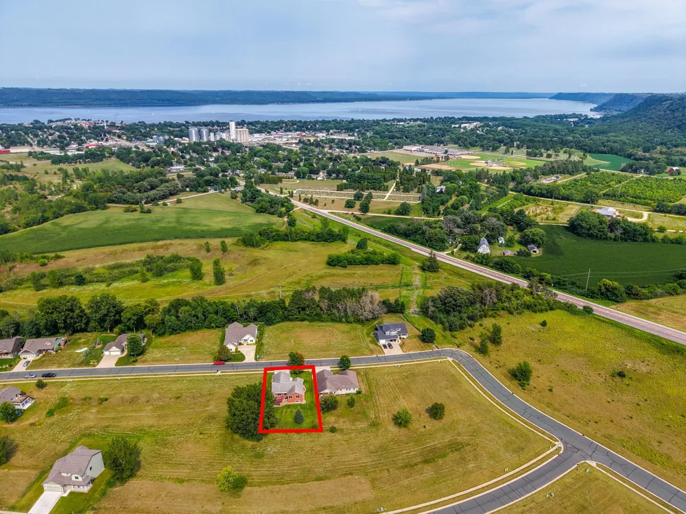 1407 Woodland Way Lake City, MN 55041
