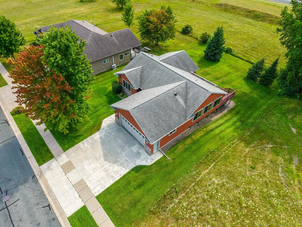 1407 Woodland Way Lake City, MN 55041