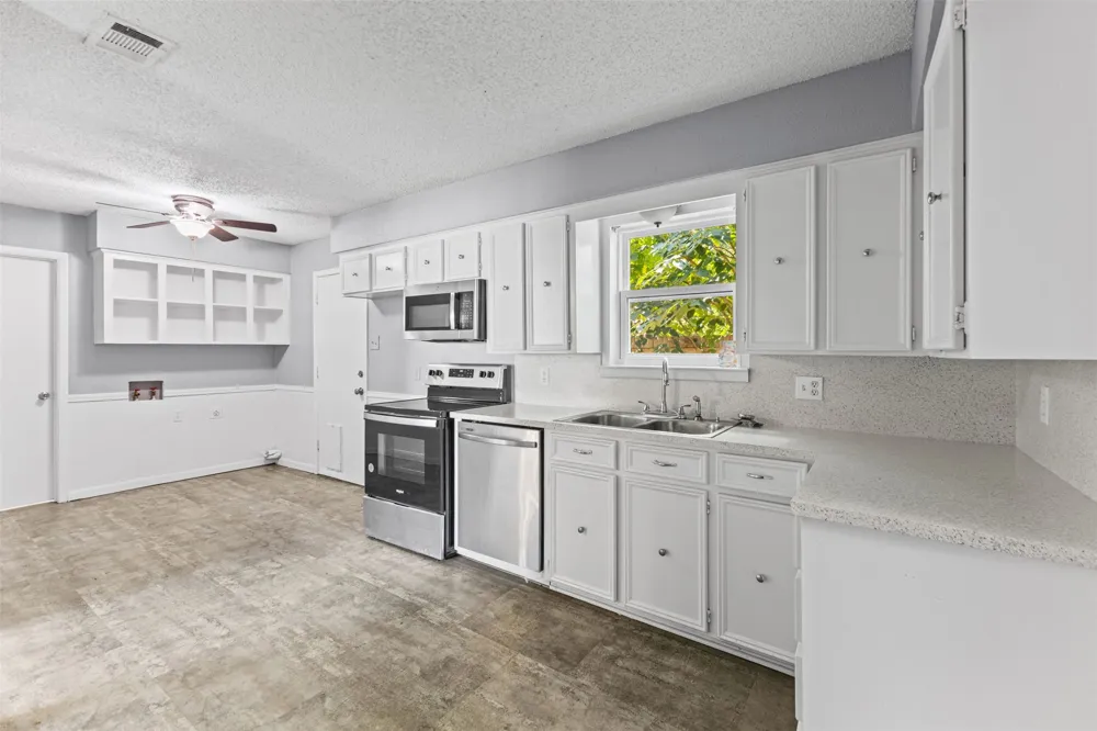 116 Highland Drive Ennis, TX 75119