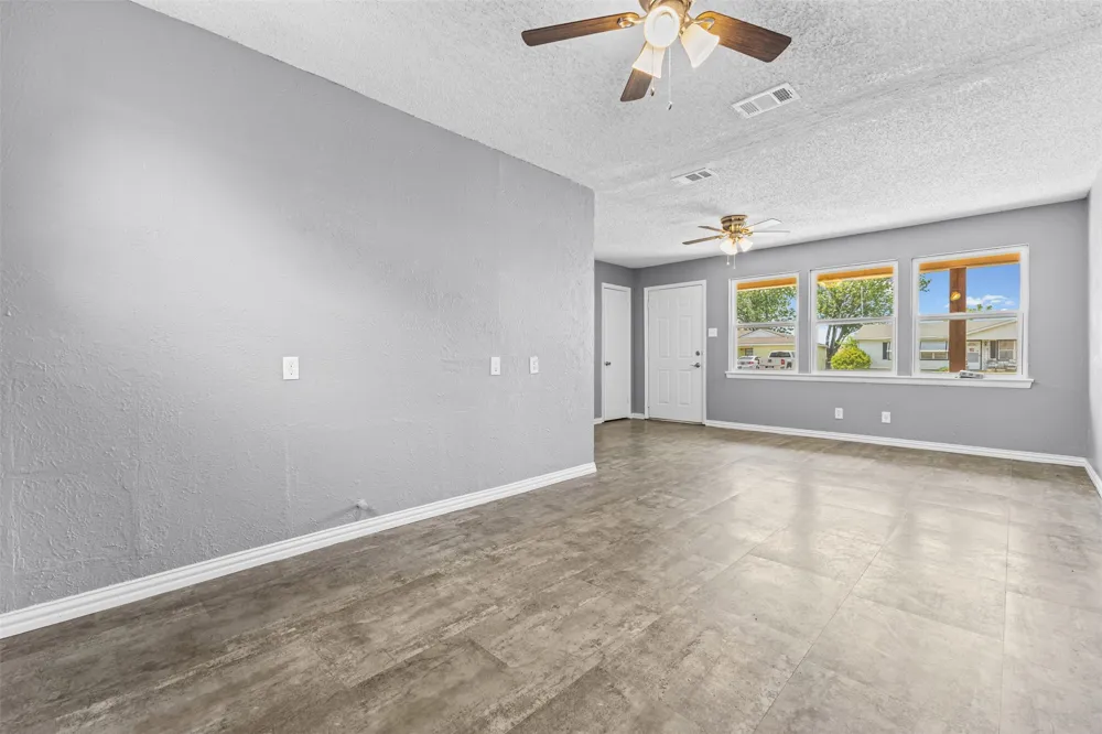 116 Highland Drive Ennis, TX 75119