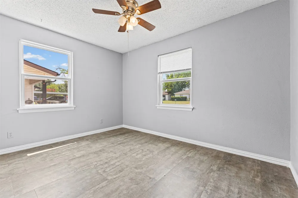 116 Highland Drive Ennis, TX 75119