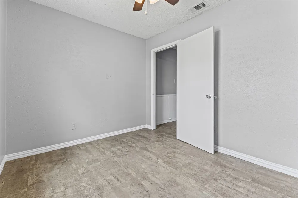 116 Highland Drive Ennis, TX 75119