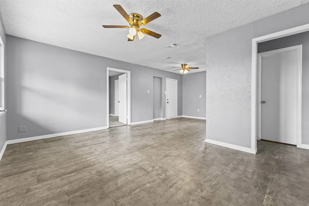 116 Highland Drive Ennis, TX 75119