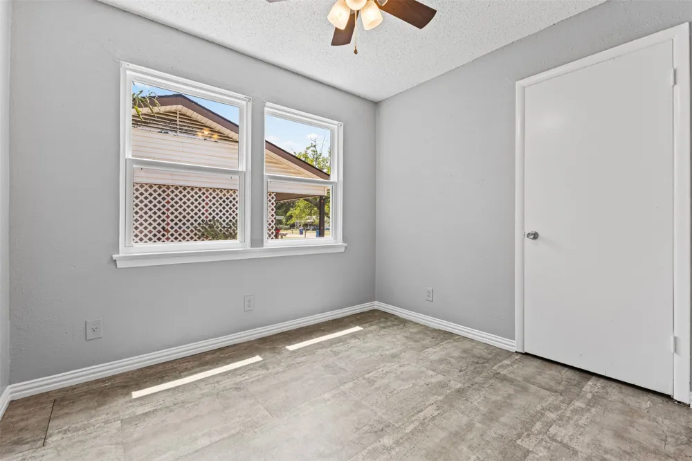 116 Highland Drive Ennis, TX 75119