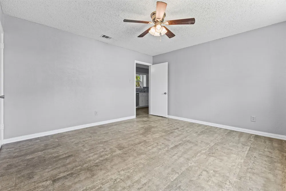 116 Highland Drive Ennis, TX 75119
