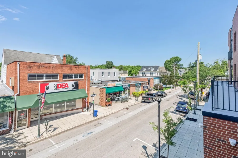 203 HAVERFORD AVENUE #203 Narberth, PA 19072