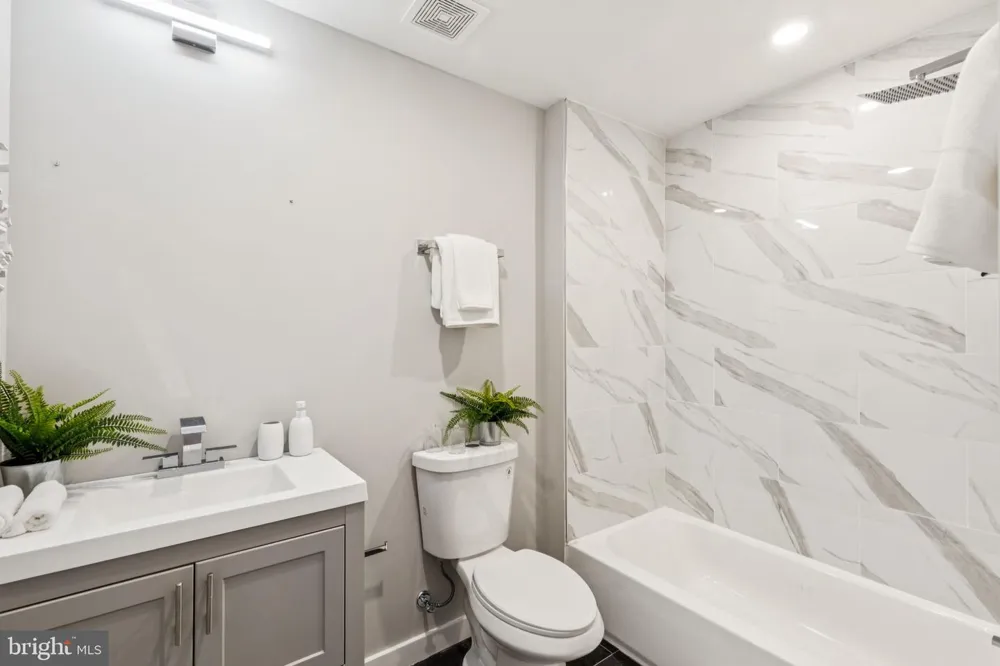 203 HAVERFORD AVENUE #203 Narberth, PA 19072
