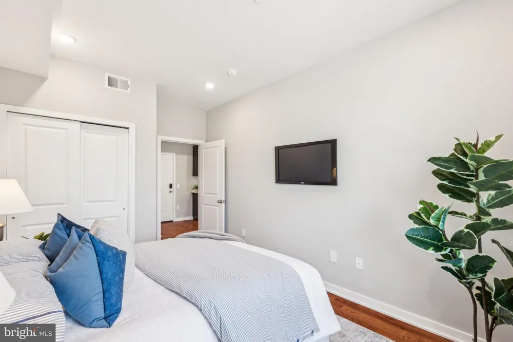 203 HAVERFORD AVENUE #203 Narberth, PA 19072
