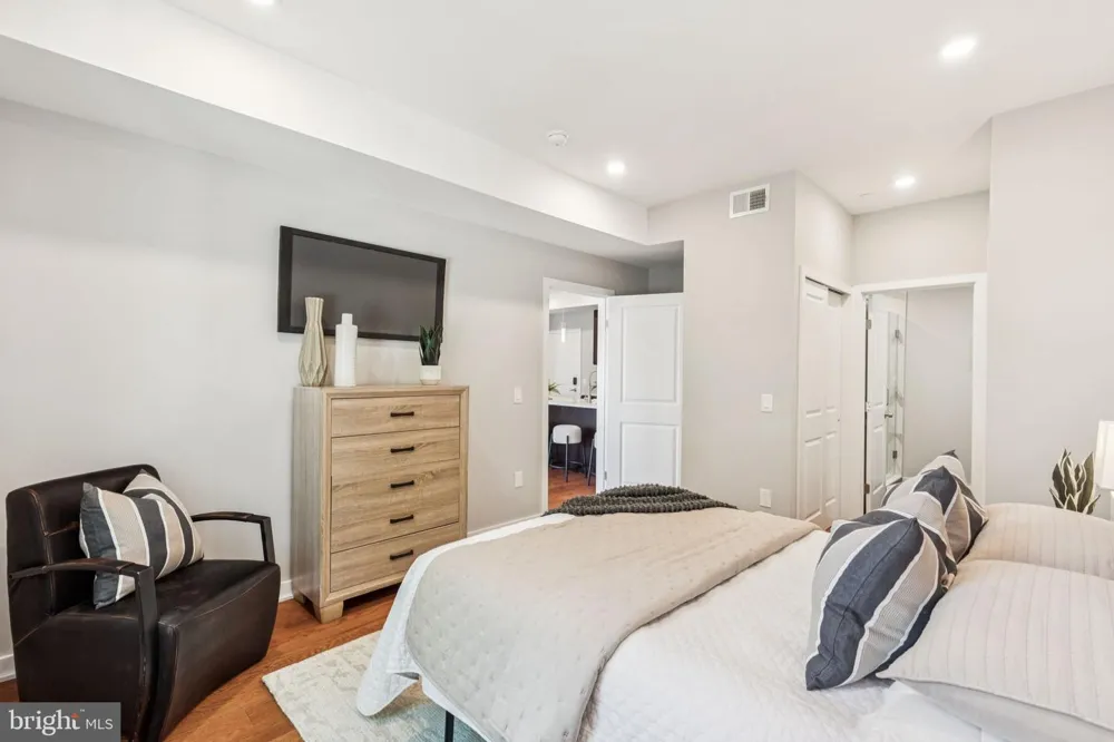 203 HAVERFORD AVENUE #203 Narberth, PA 19072