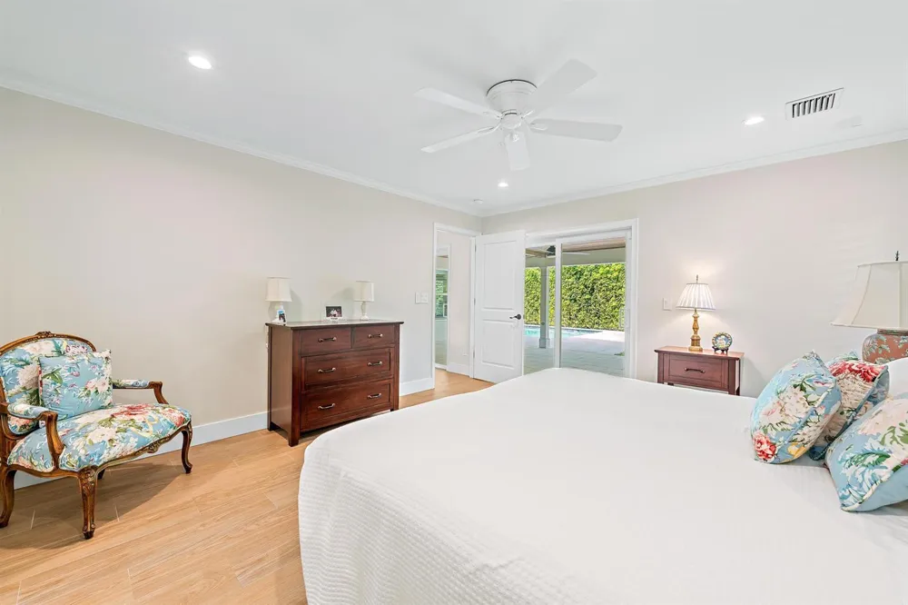 11785 Lake Shore Place North Palm Beach, FL 33408