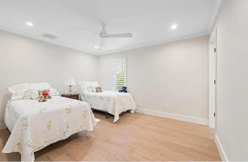 11785 Lake Shore Place North Palm Beach, FL 33408