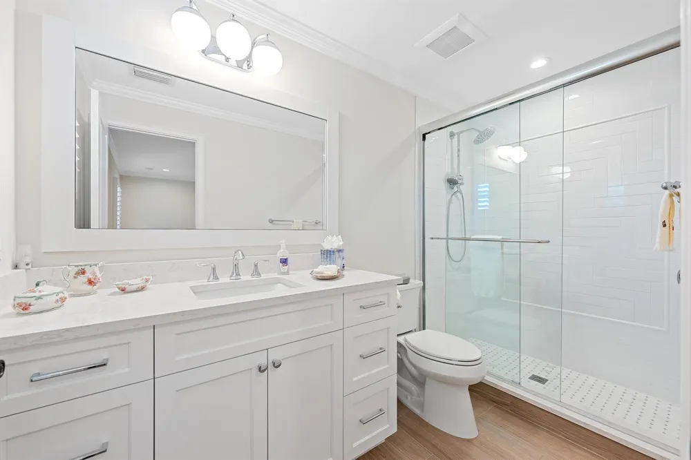 11785 Lake Shore Place North Palm Beach, FL 33408