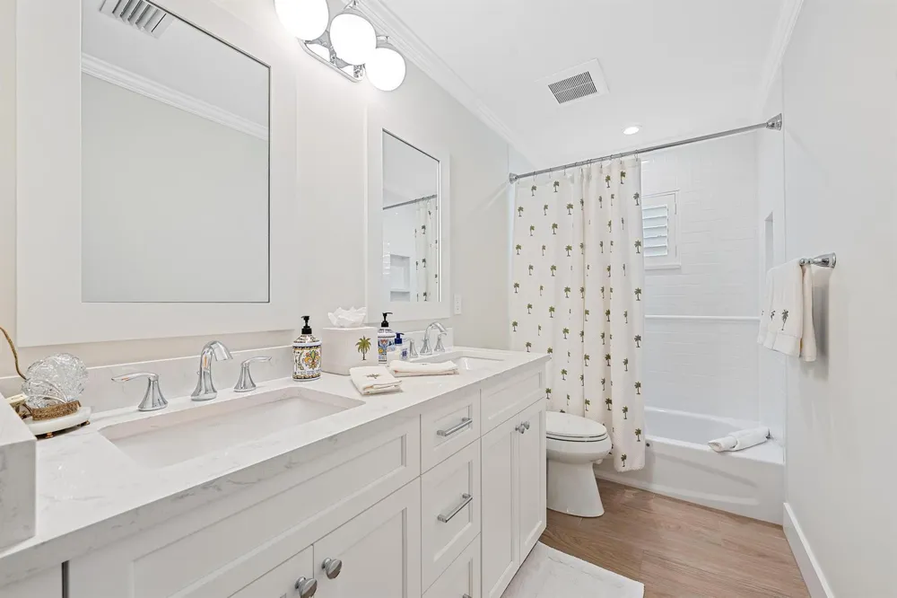 11785 Lake Shore Place North Palm Beach, FL 33408