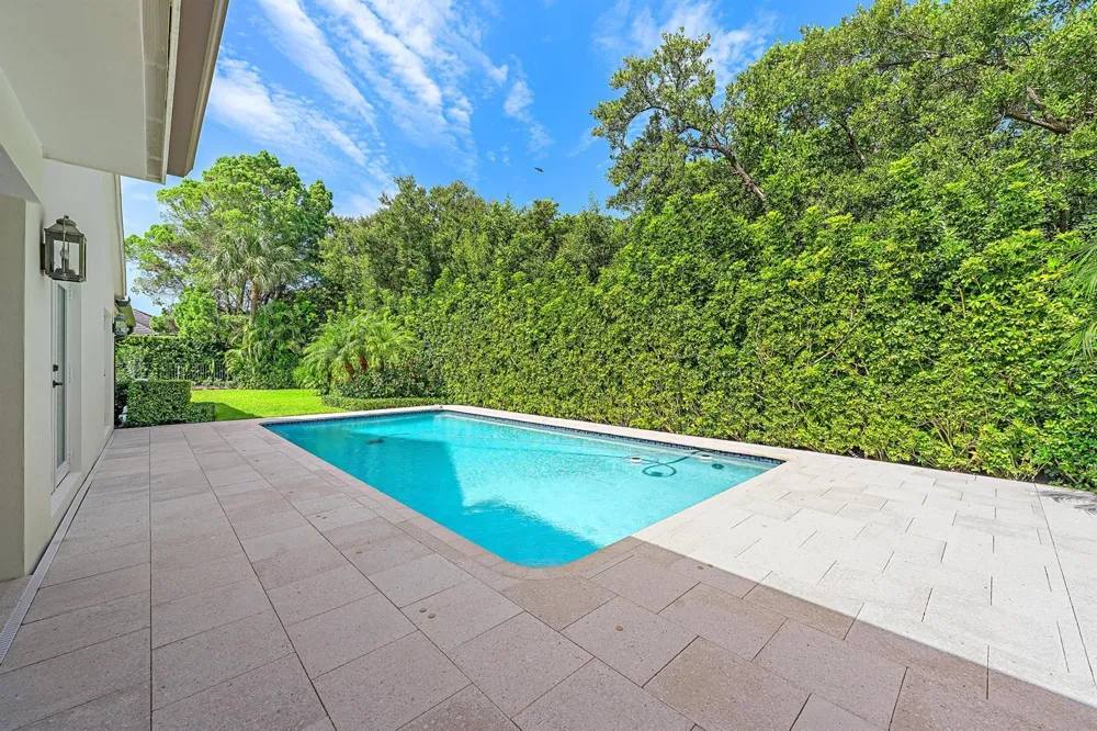 11785 Lake Shore Place North Palm Beach, FL 33408
