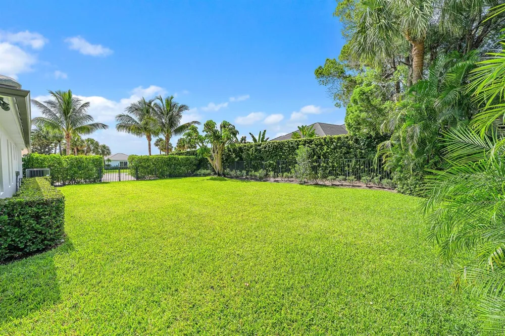 11785 Lake Shore Place North Palm Beach, FL 33408