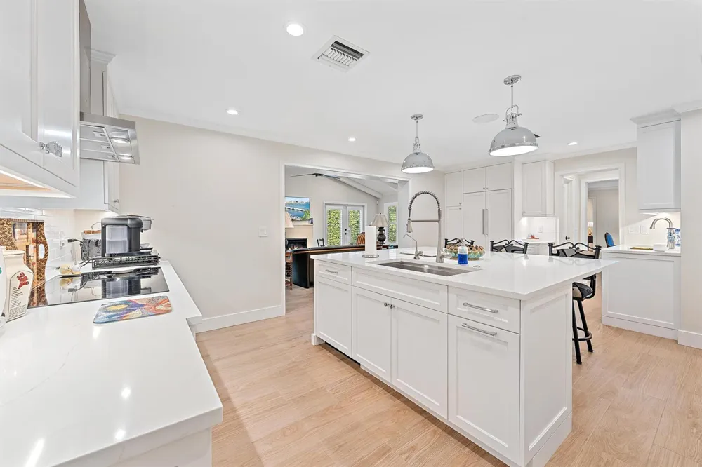 11785 Lake Shore Place North Palm Beach, FL 33408