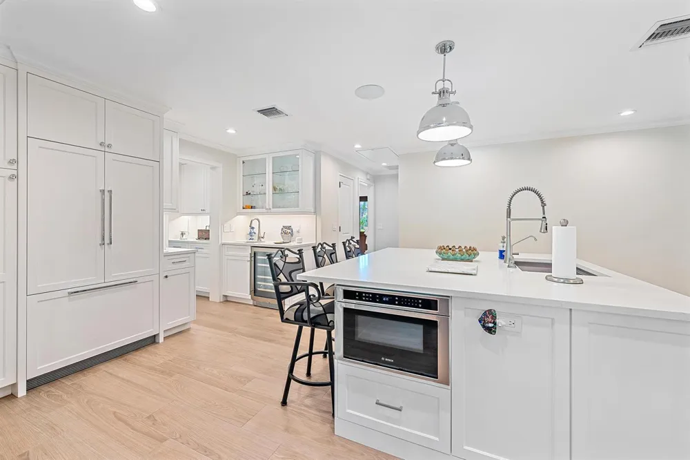11785 Lake Shore Place North Palm Beach, FL 33408