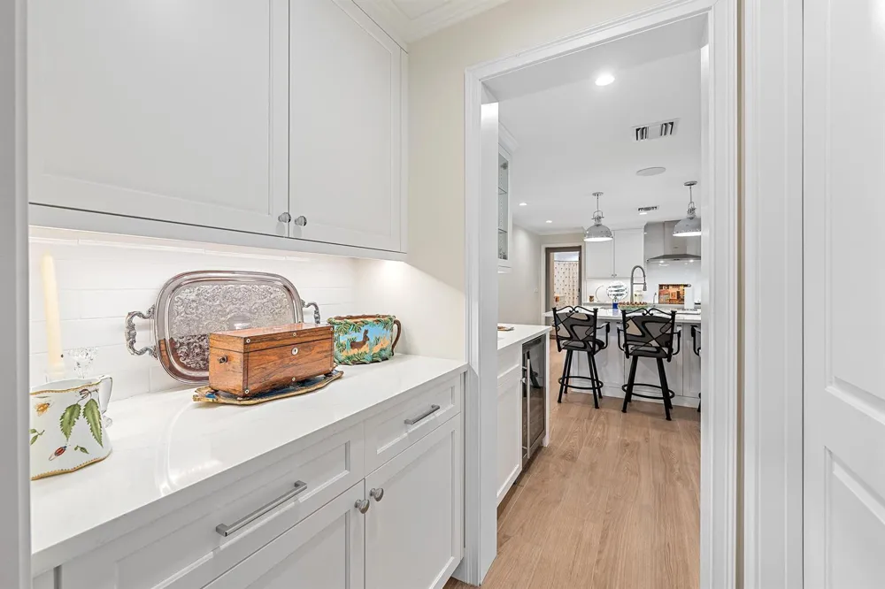 11785 Lake Shore Place North Palm Beach, FL 33408