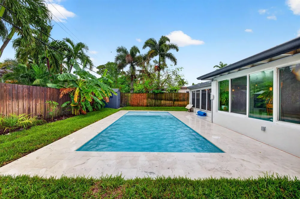 4670 NE 4TH AVENUE Oakland Park, FL 33334