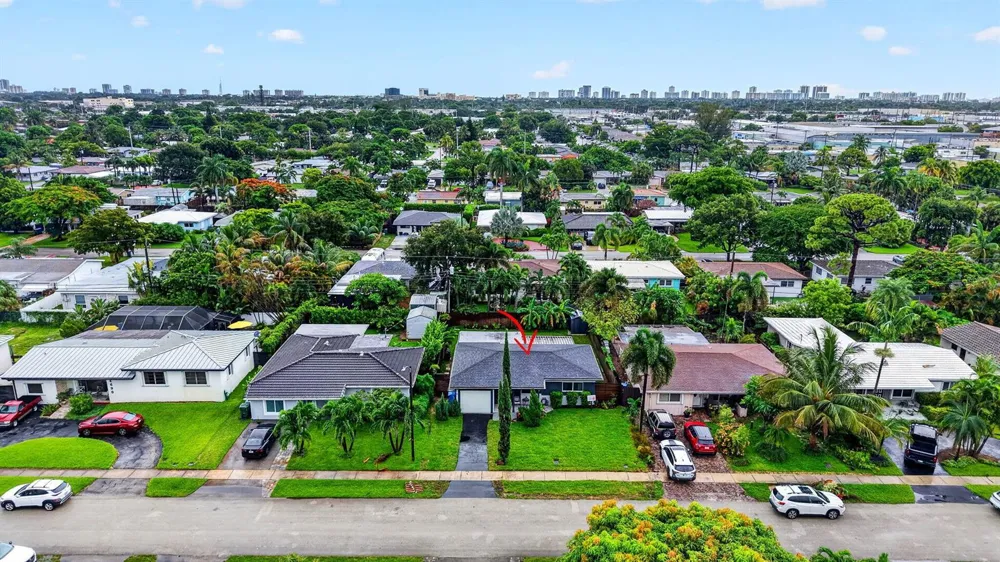4670 NE 4TH AVENUE Oakland Park, FL 33334