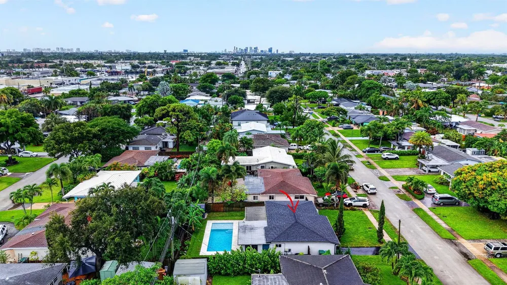 4670 NE 4TH AVENUE Oakland Park, FL 33334