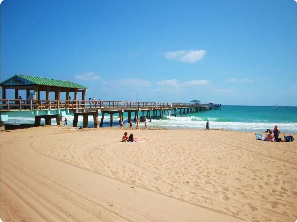 4411 E TRADEWINDS AVENUE #A-B Lauderdale By The Sea, FL 33308
