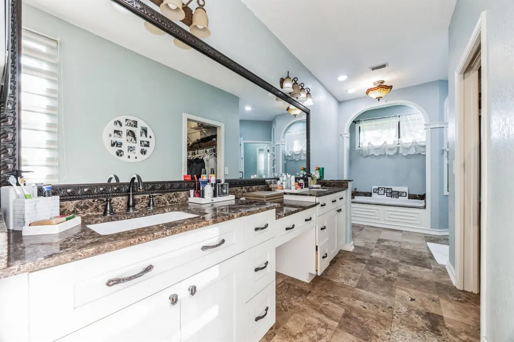 19365 CHERRY HILLS TERRACE Boca Raton, FL 33498