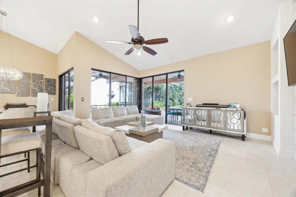 19365 CHERRY HILLS TERRACE Boca Raton, FL 33498