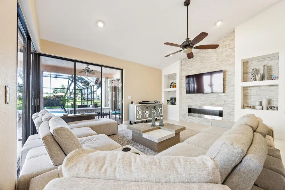 19365 CHERRY HILLS TERRACE Boca Raton, FL 33498