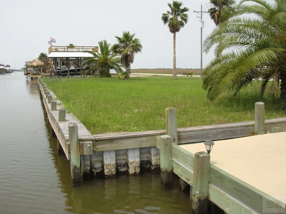 1167 Stingaree Drive Crystal Beach, TX 77650