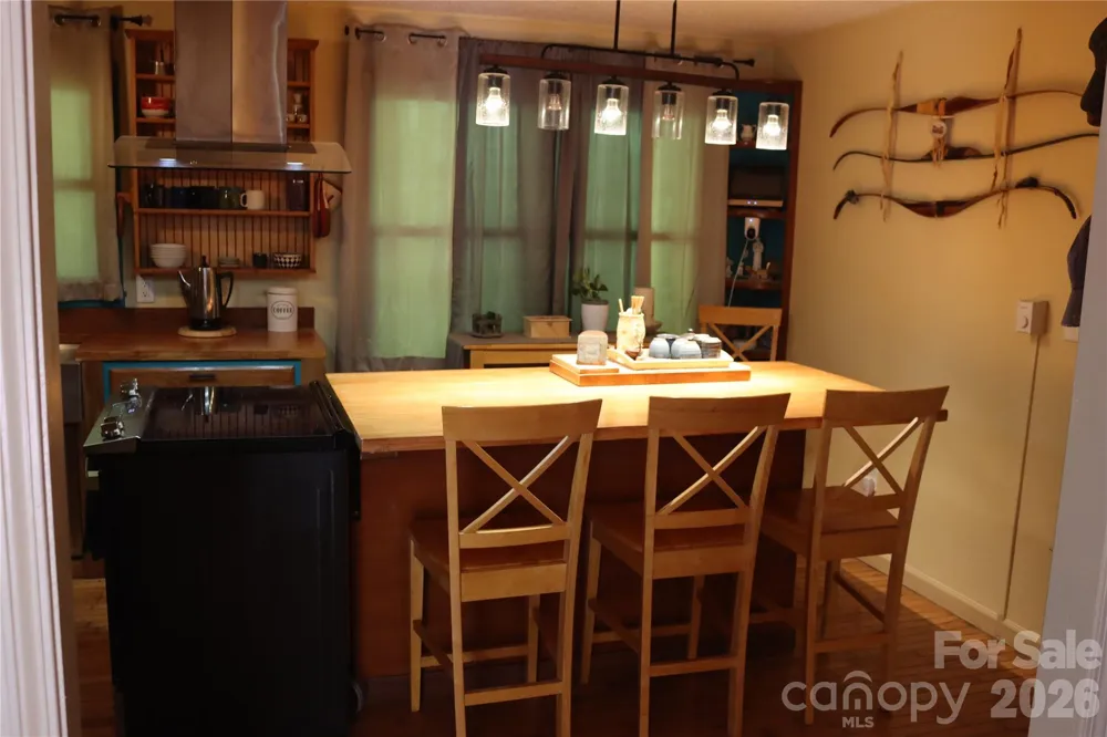 9 Wooded Valley Lane Burnsville, NC 28714