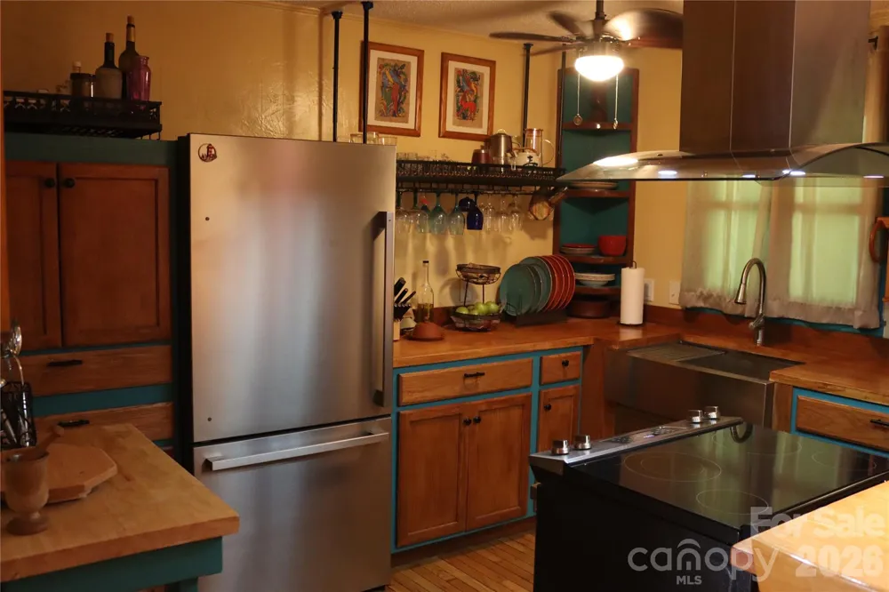9 Wooded Valley Lane Burnsville, NC 28714