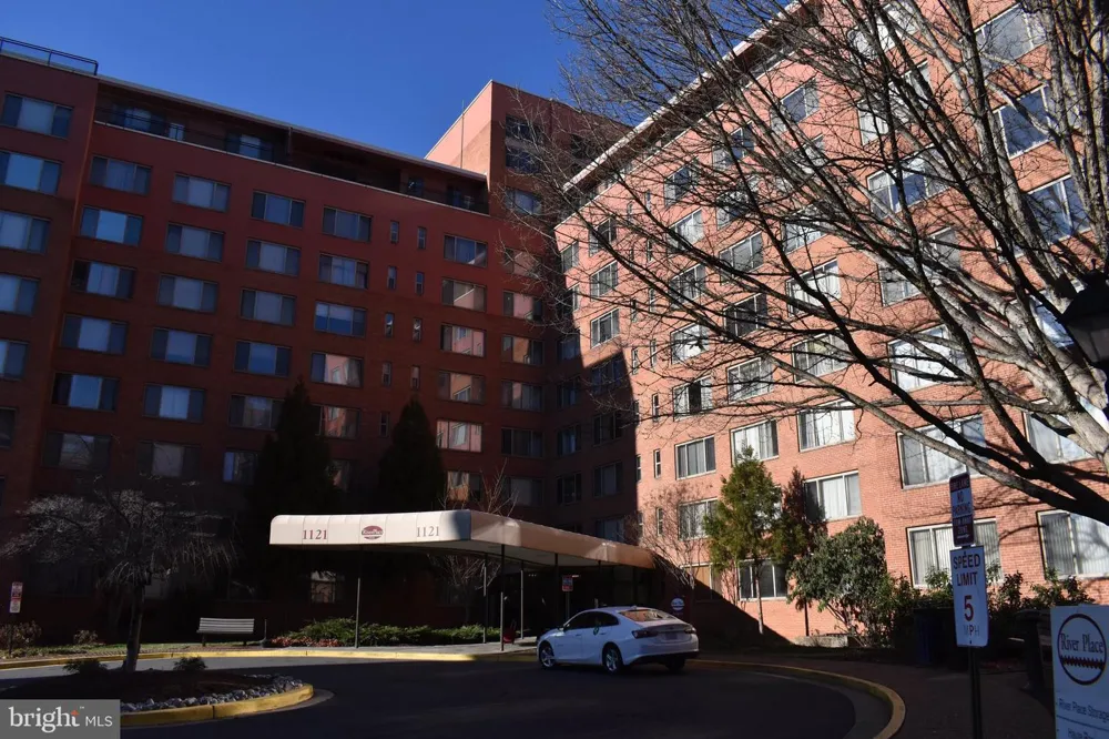 1121 ARLINGTON BOULEVARD #1011 Arlington, VA 22209