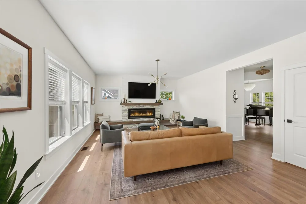 7242 Pacific Avenue South Haven, MI 49090